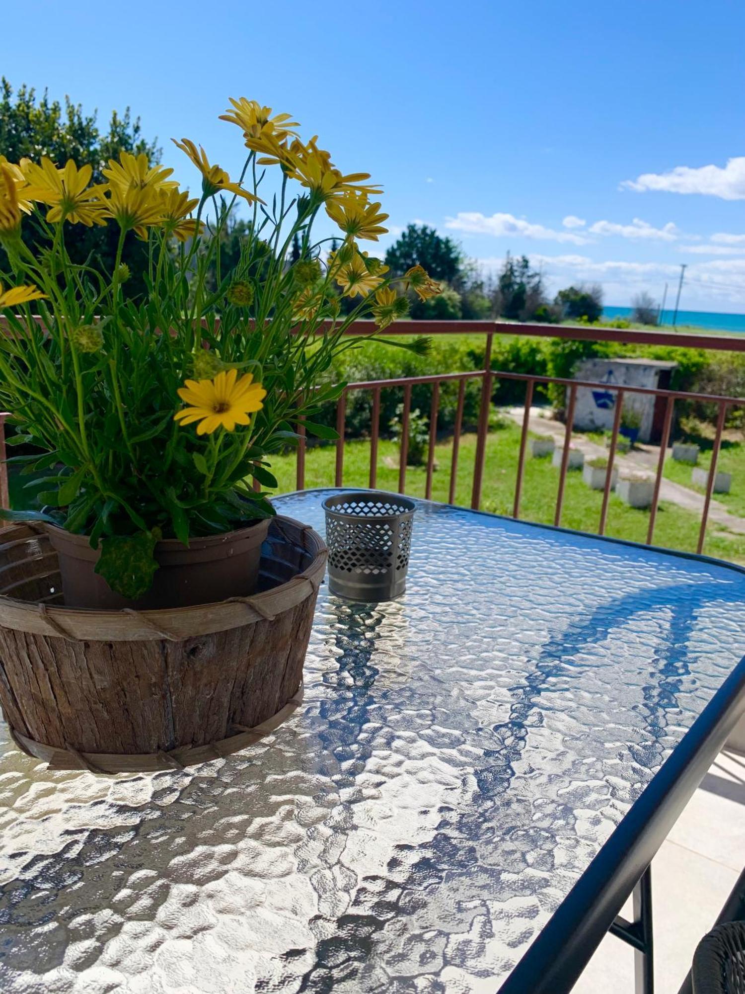 Lovely Apartment By The Sea 2 ….. Epanomi Exterior foto